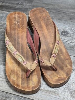 NaNa Shoes Y2K Women's Wood Wedge Thong Sandles Floral Embrodery Boho Sz 10